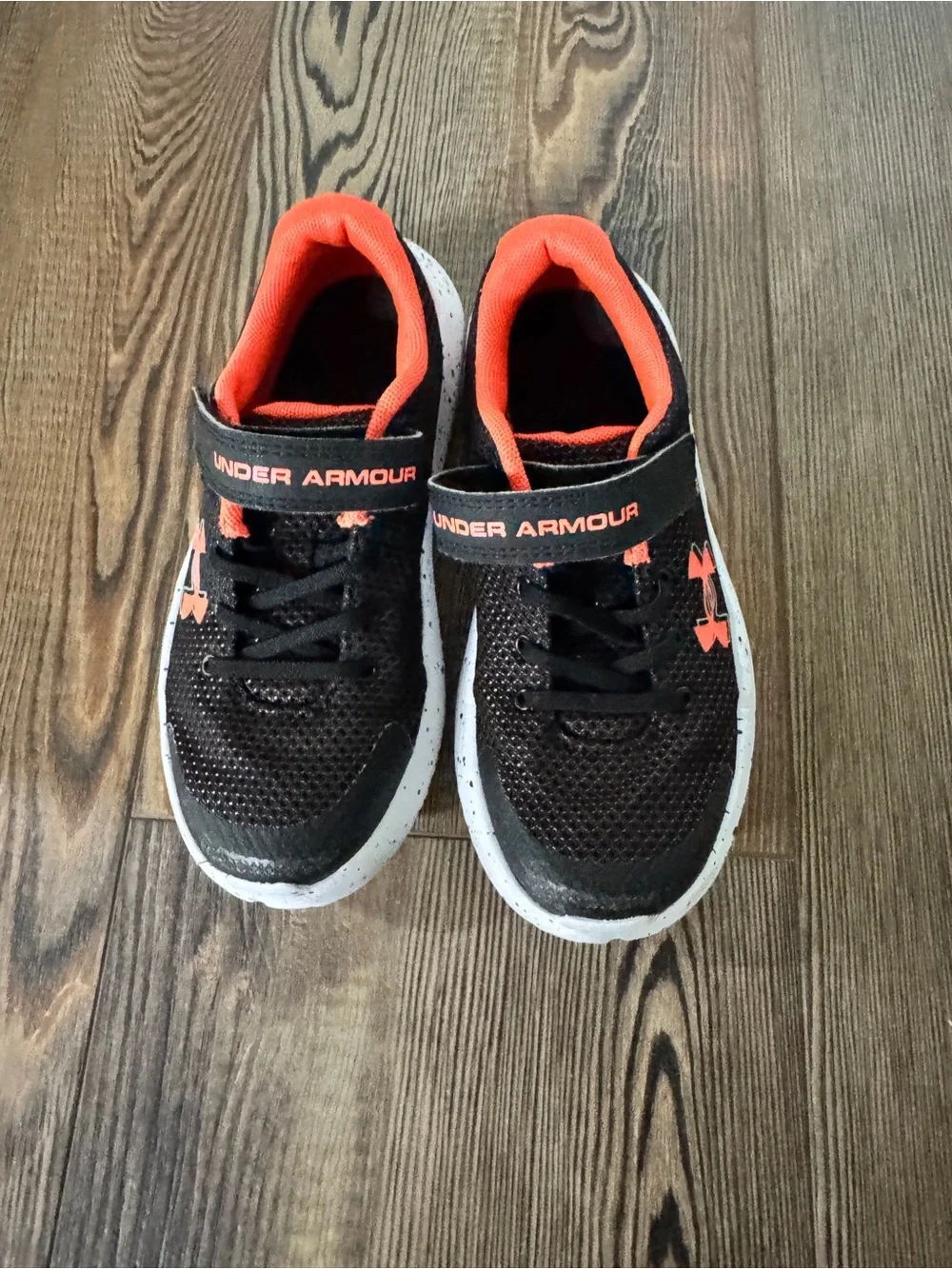 Under Armour Kids Black and Orange Casual Athletic Sneakers 2Y